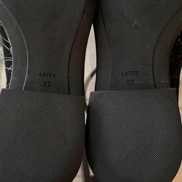 Like NEW  Beautiful Black Leather Loafers    37 - Picture 5 of 16